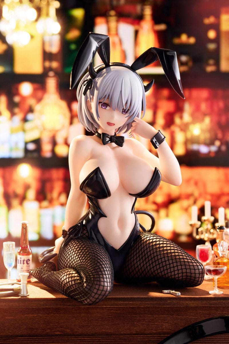 Descubre el apasionante mundo de Estatua Bunny Girl Lume by Suzuame Deluxe.