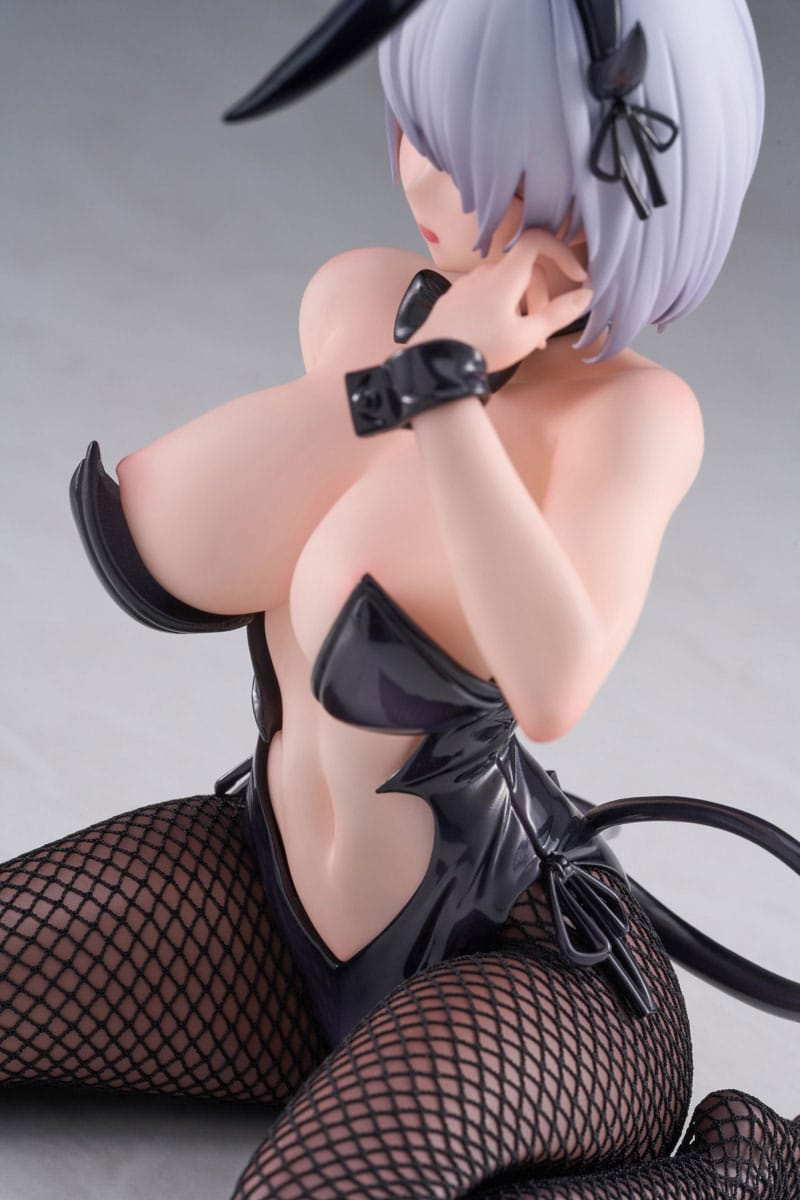 Descubre el apasionante mundo de Estatua Bunny Girl Lume by Suzuame Deluxe.