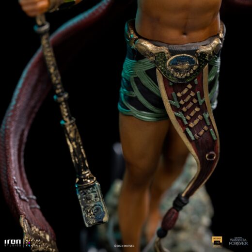 Descubre el apasionante mundo de Estatua Deluxe Art Scale King Namor.