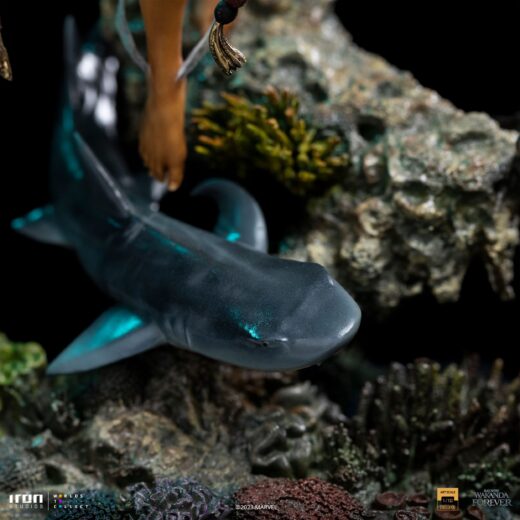 Descubre el apasionante mundo de Estatua Deluxe Art Scale King Namor.