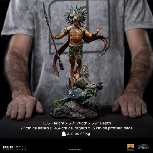 Descubre el apasionante mundo de Estatua Deluxe Art Scale King Namor.