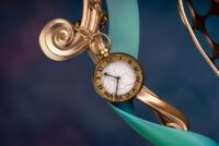 Descubre el apasionante mundo de Estatua Fairy Tale Another March Hare.