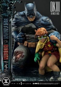 Descubre el apasionante mundo de Estatua Masterline Batman y Robin Dead End.