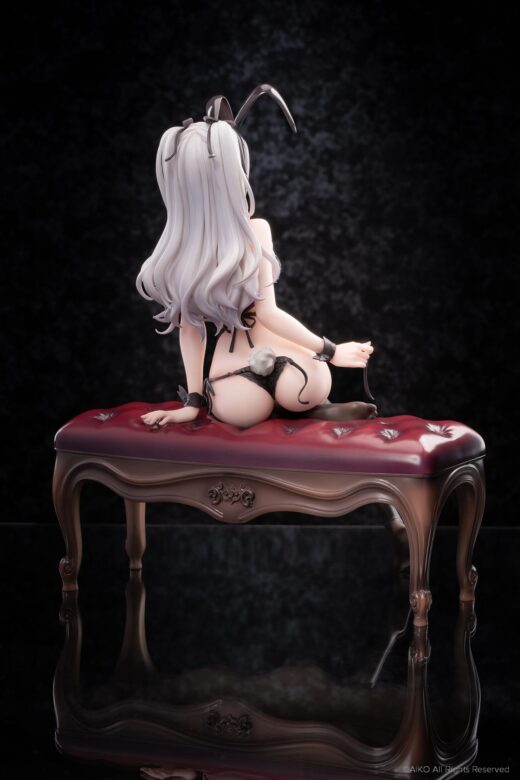 Descubre el apasionante mundo de Estatua Original Character Black Bunny Girl Tana.