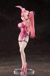 Descubre el apasionante mundo de Estatua Pink Twintail Bunny-chan Deluxe Version.