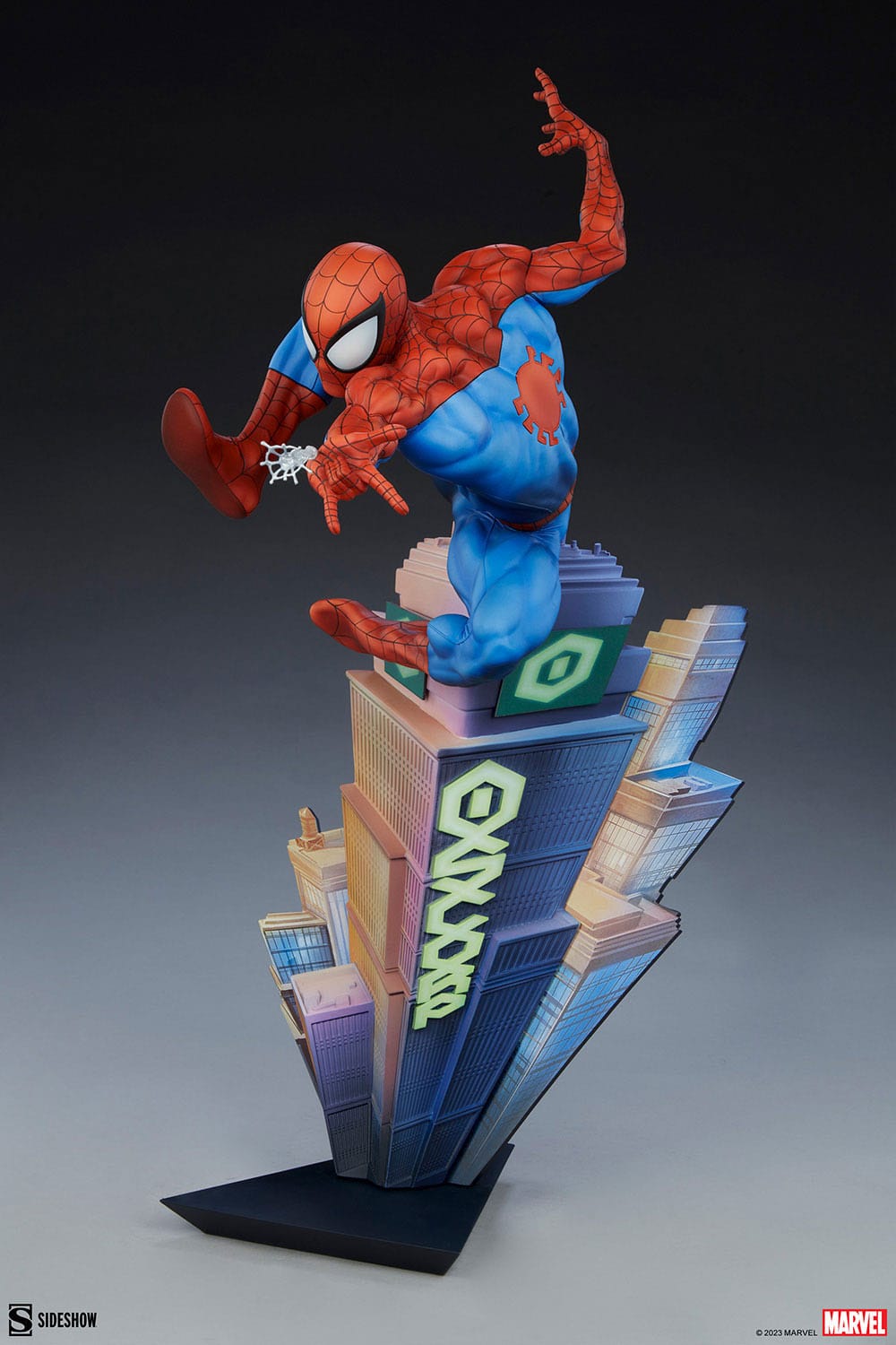 Descubre el apasionante mundo de Estatua Premium Format Spider-Man.