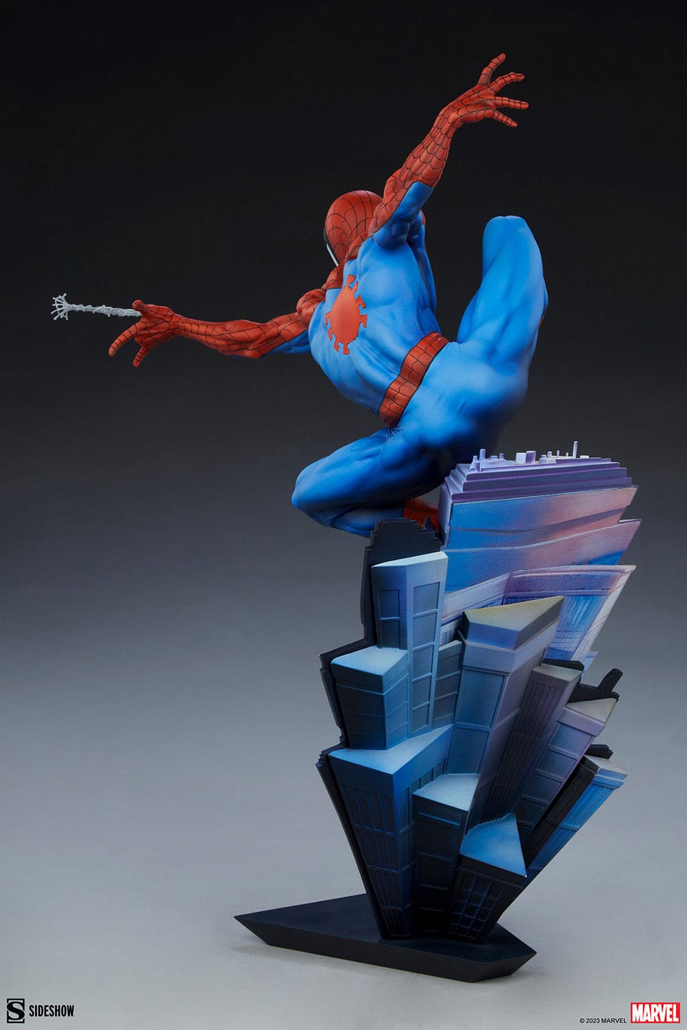 Descubre el apasionante mundo de Estatua Premium Format Spider-Man.