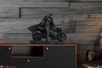 Descubre el apasionante mundo de Estatua Premium Format The Batman.