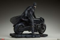 Descubre el apasionante mundo de Estatua Premium Format The Batman.