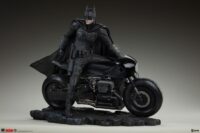 Descubre el apasionante mundo de Estatua Premium Format The Batman.