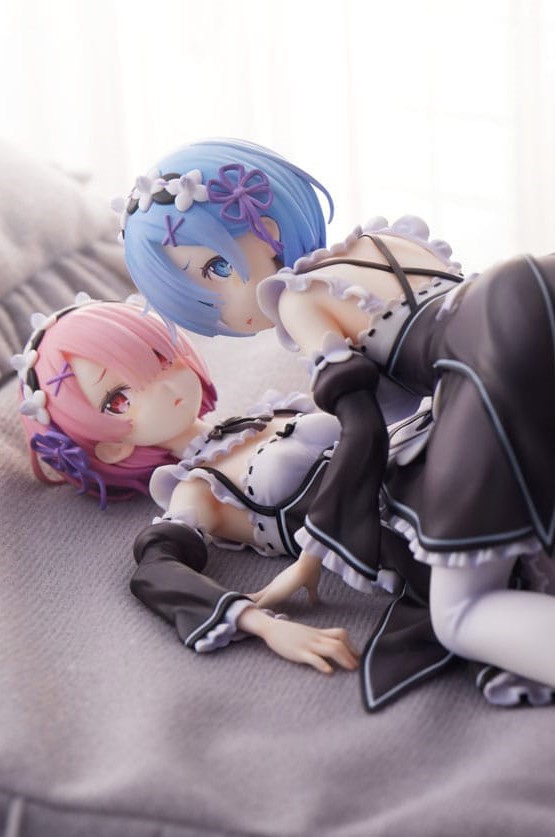Descubre el apasionante mundo de Estatua Re Zero Ram y Rem 9 cm.