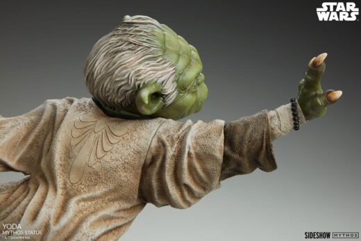 Descubre el apasionante mundo de Estatua Star Wars Mythos Yoda 43 cm.