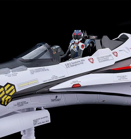 Descubre el apasionante mundo de Maqueta Alto Saotome With VF-25F Decal.