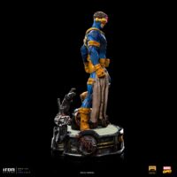 Descubre el apasionante mundo de Estatua Art Scale Deluxe Cyclops Unleashed.