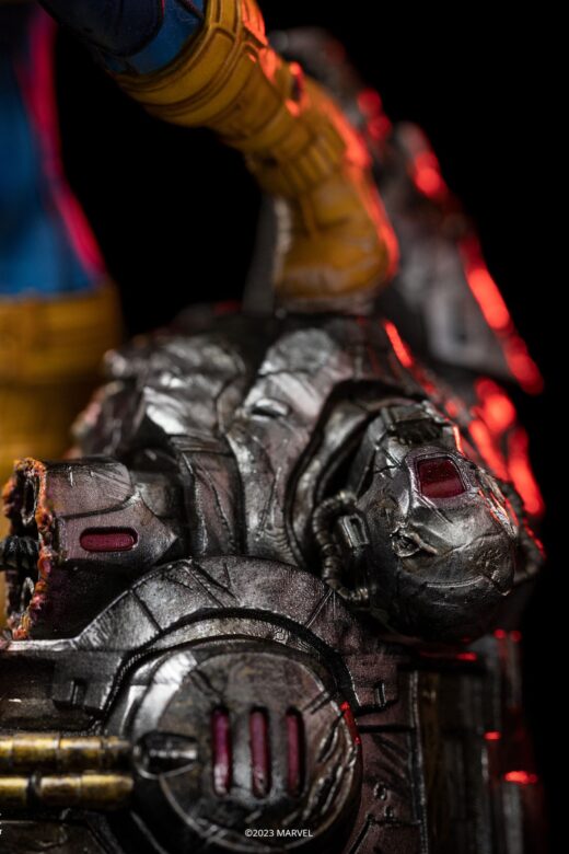 Descubre el apasionante mundo de Estatua Art Scale Deluxe Cyclops Unleashed.