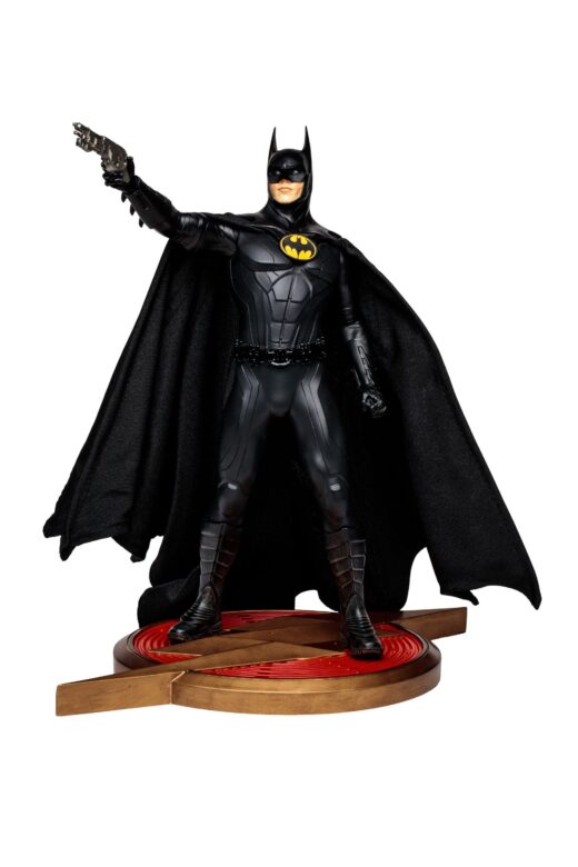 Descubre el apasionante mundo de Estatua Batman Michael Keaton 30 cm.