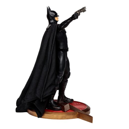 Descubre el apasionante mundo de Estatua Batman Michael Keaton 30 cm.