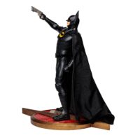 Descubre el apasionante mundo de Estatua Batman Michael Keaton 30 cm.