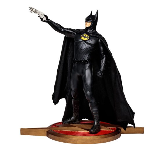 Descubre el apasionante mundo de Estatua Batman Michael Keaton 30 cm.
