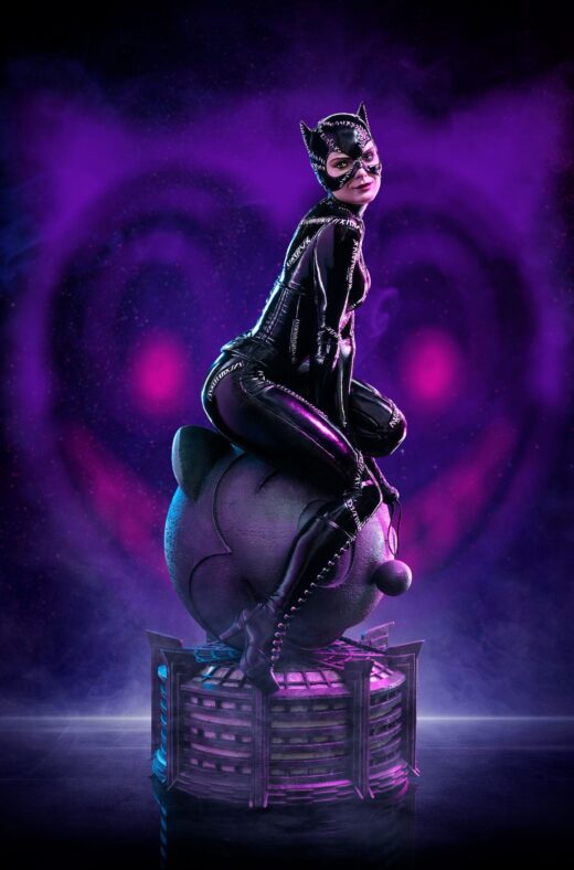 Descubre el apasionante mundo de Estatua Batman Returns Legacy Catwoman.