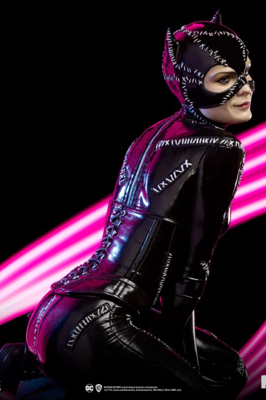 Descubre el apasionante mundo de Estatua Batman Returns Legacy Catwoman.