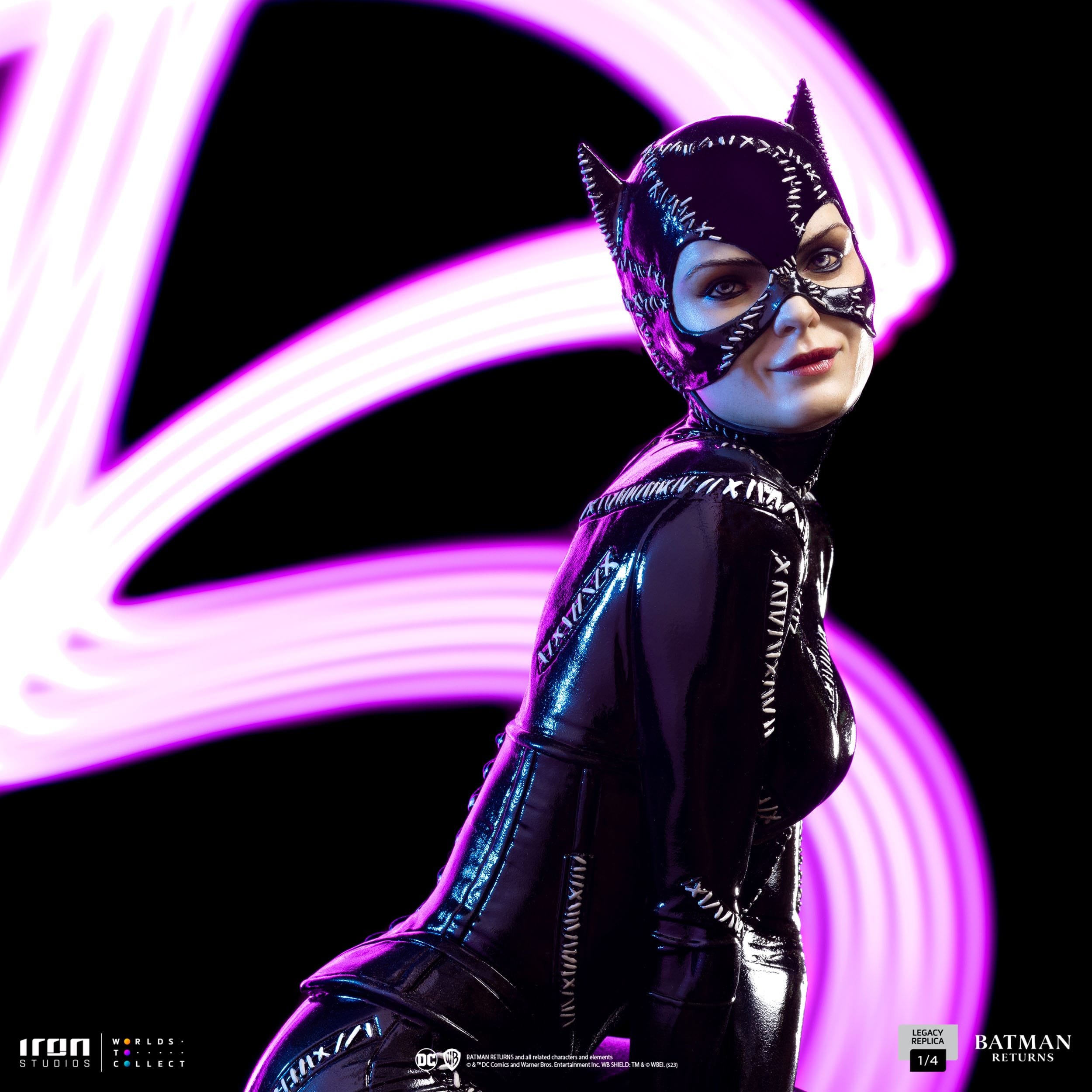 Descubre el apasionante mundo de Estatua Batman Returns Legacy Catwoman.