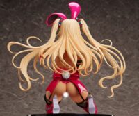 Descubre el apasionante mundo de Caroline Yuri Tanned Bunny.