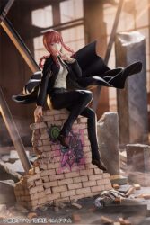 Descubre el apasionante mundo de Estatua Chainsaw Man Makima 28 cm.