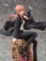 Descubre el apasionante mundo de Estatua Chainsaw Man Makima 28 cm.