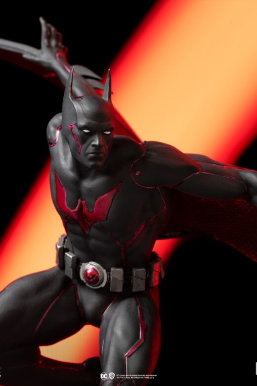 Descubre el apasionante mundo de Estatua DC Comics Art Scale Batman.