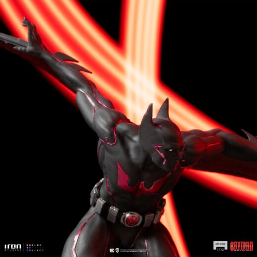 Descubre el apasionante mundo de Estatua DC Comics Art Scale Batman.