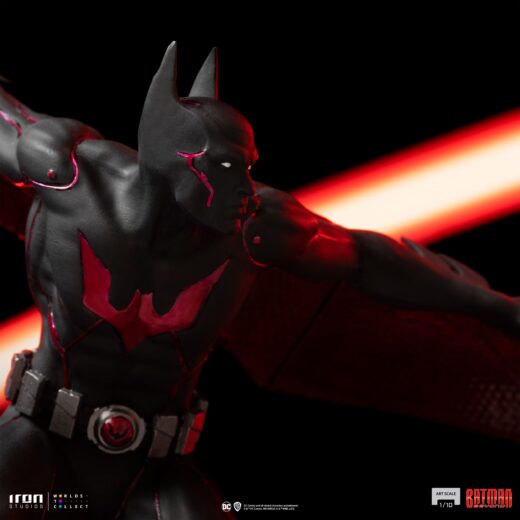 Descubre el apasionante mundo de Estatua DC Comics Art Scale Batman.
