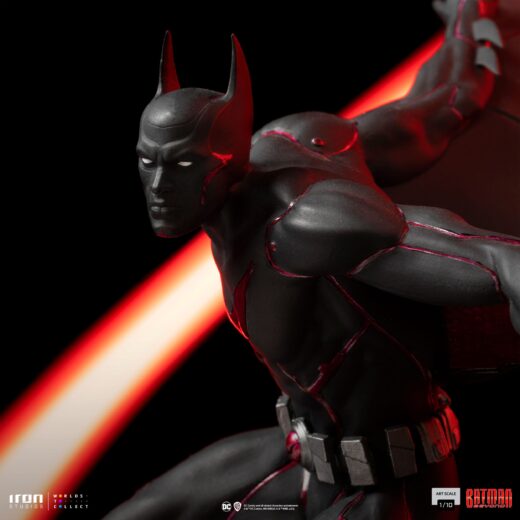 Descubre el apasionante mundo de Estatua DC Comics Art Scale Batman.