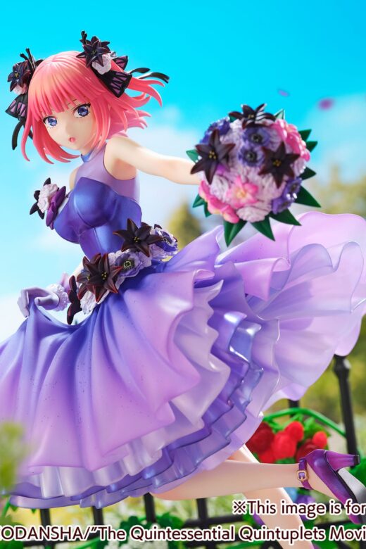 Estatua Nino Nakano Floral Dress Version