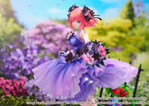 Estatua Nino Nakano Floral Dress Version