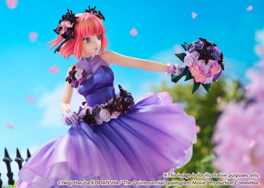 Estatua Nino Nakano Floral Dress Version