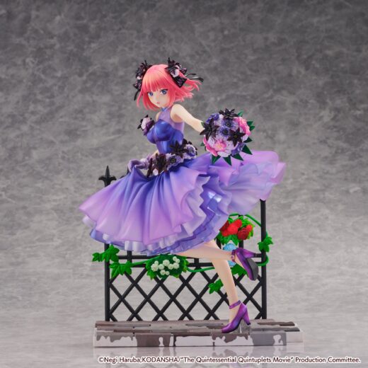 Estatua Nino Nakano Floral Dress Version