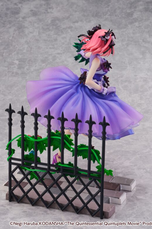 Estatua Nino Nakano Floral Dress Version