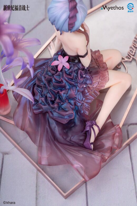 Descubre el apasionante mundo de Estatua Rei Whisper of Flower Version.