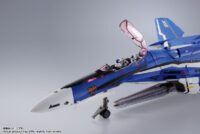 Descubre el apasionante mundo de Figura DX Chogokin VF-25G Super.