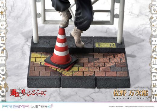 Descubre el apasionante mundo de Estatua Prisma Wing Manjiro Sano 23 cm.
