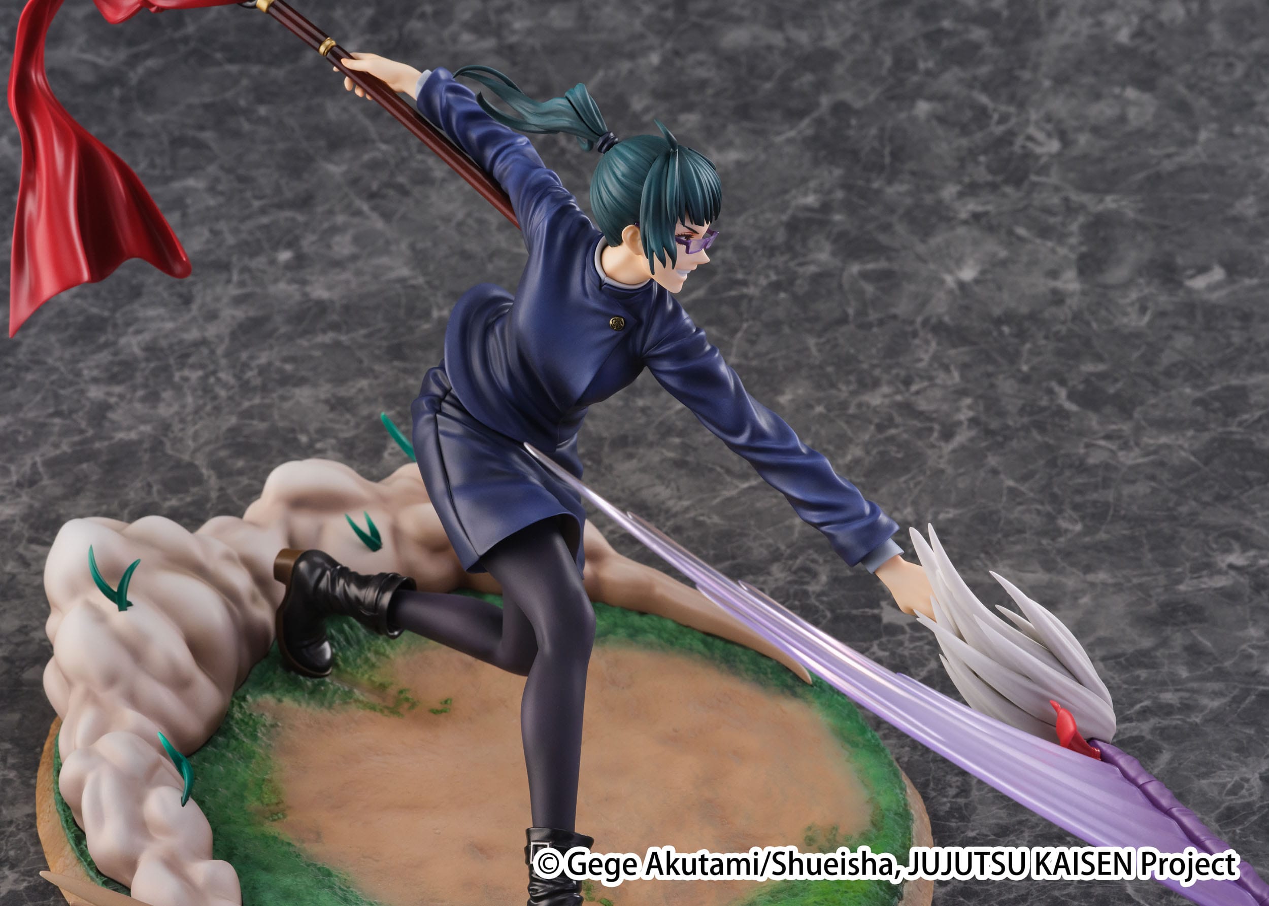 Descubre el apasionante mundo de Estatua SHIBUYA SCRAMBLE Maki Zenin.