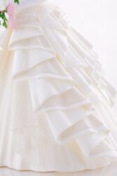 Descubre el apasionante mundo de Estatua Shoko Makinohara Wedding version.