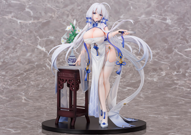 Descubre el apasionante mundo de Figura Azur Lane Illustrious Maiden Lilys Radiance.