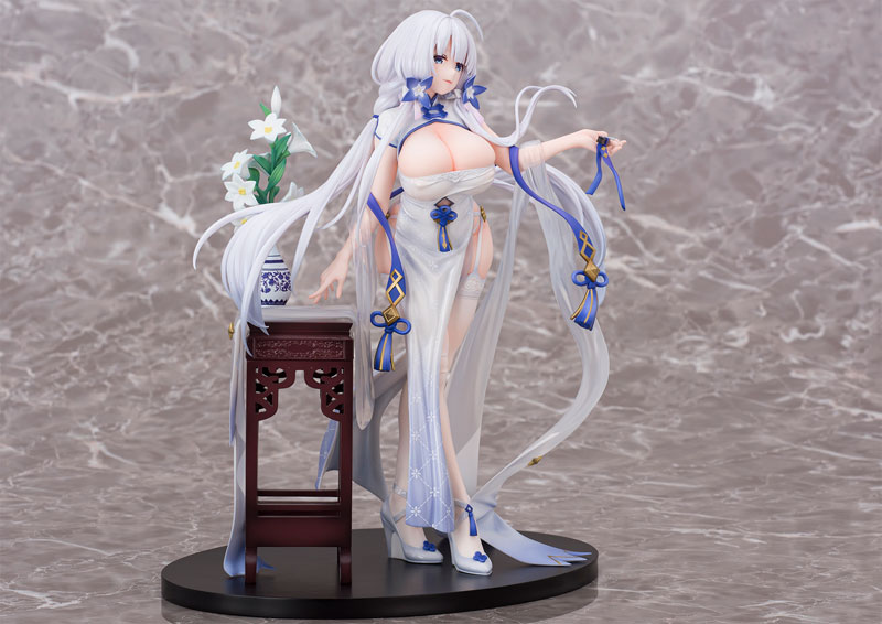 Descubre el apasionante mundo de Figura Azur Lane Illustrious Maiden Lilys Radiance.