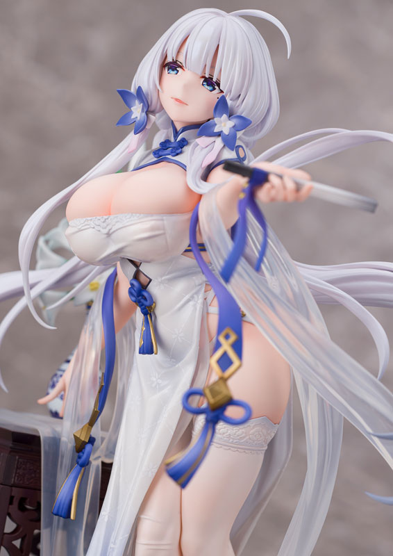 Descubre el apasionante mundo de Figura Azur Lane Illustrious Maiden Lilys Radiance.