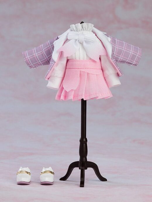Descubre el apasionante mundo de Figura Doll Sakura Miku Hanami Outfit.