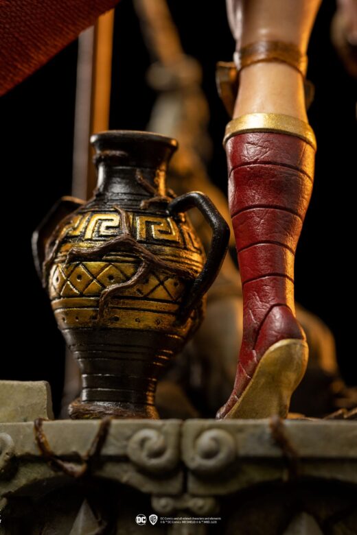 Descubre el apasionante mundo de Estatua BDS Art Scale Wonder Woman 30 cm.