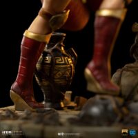 Descubre el apasionante mundo de Estatua BDS Art Scale Wonder Woman 30 cm.