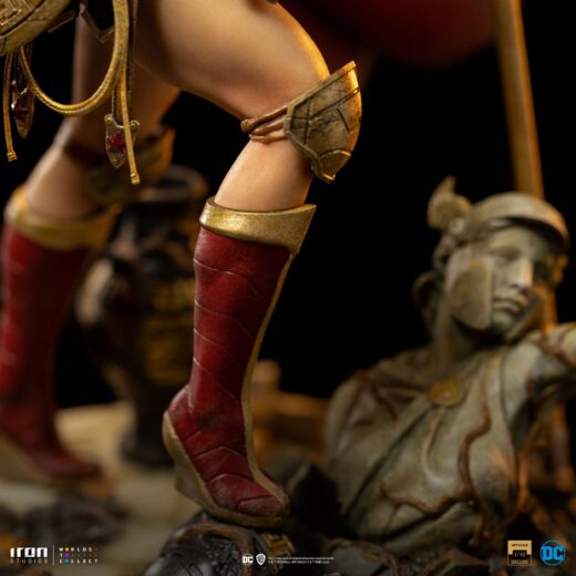 Descubre el apasionante mundo de Estatua BDS Art Scale Wonder Woman 30 cm.